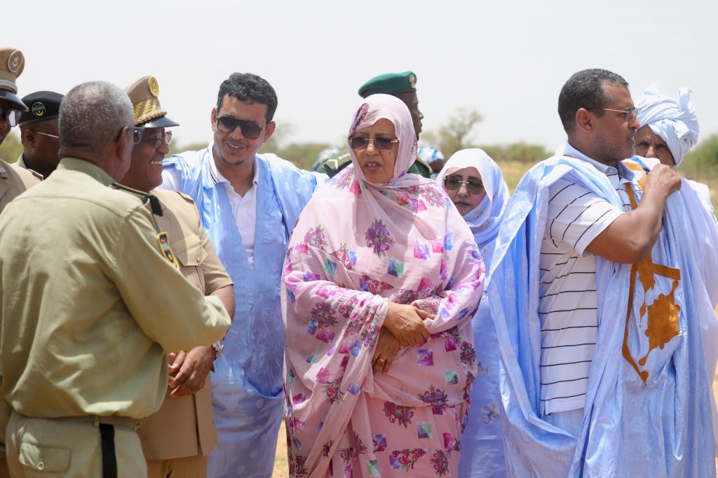 خلال زيارة للحوض الغربي .. معالي مفوضة الأمن الغذائي تتفقد المخازن وتطلع على سير عمل مشاريع زراعية في بعض المقاطعات