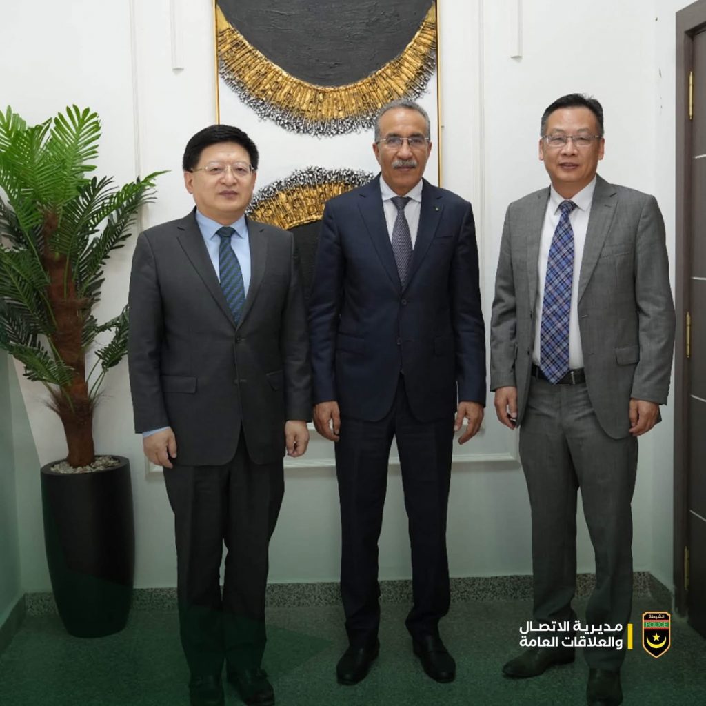 المدير العام للأمن الوطني يبحث مع السفير الصيني أوجه التعاون الأمني بين البلدين