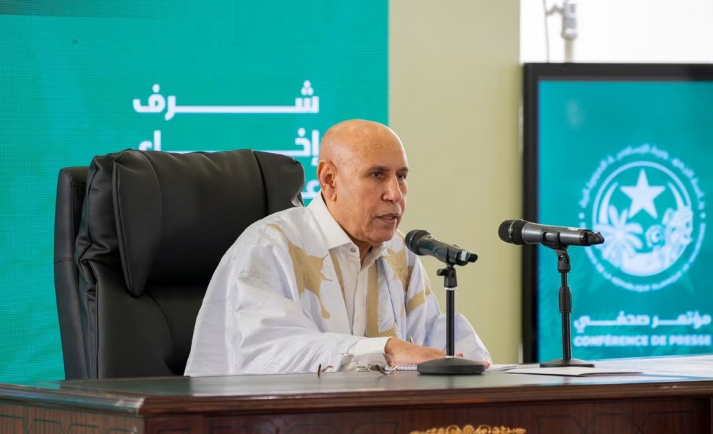 رئيس الجمهورية يؤكد لا قريب ولا بعيد لديّ في تطبيق القانون والفساد تراجع خلال السنوات الأخيرة
